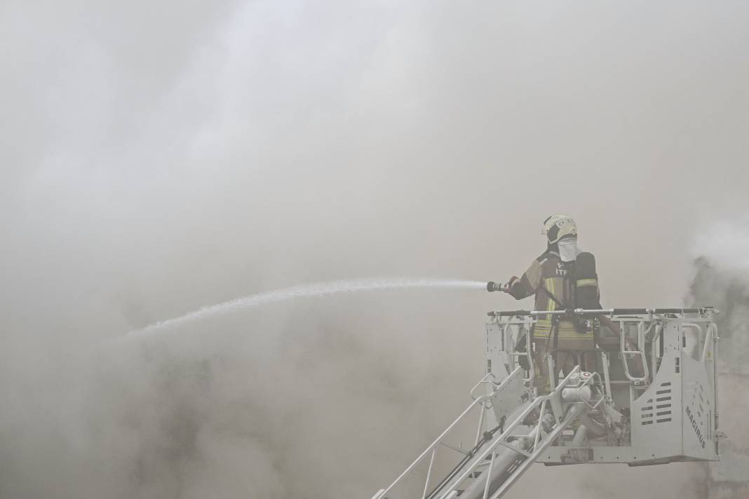 Siteler'de mobilya imalathanesinde yangın - Resim: 12